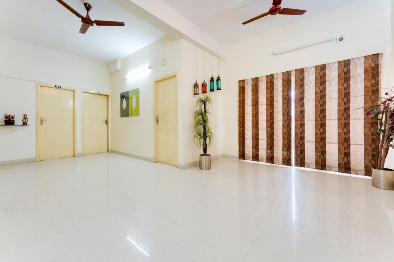 Hotel O J2 Service Apartment Chennai Exterior foto
